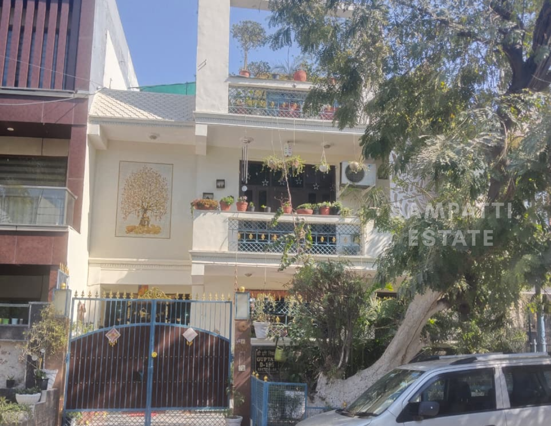 Kothi for sale in Sector 49 Noida